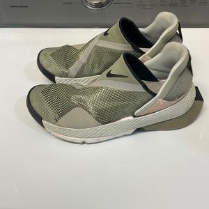 Nike fly ease sneakers